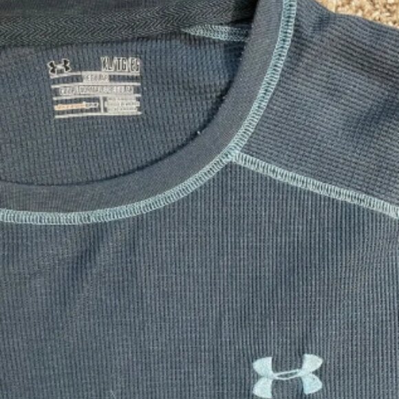 Under Armour Dark Blue Performance Top - Picture 3 of 3